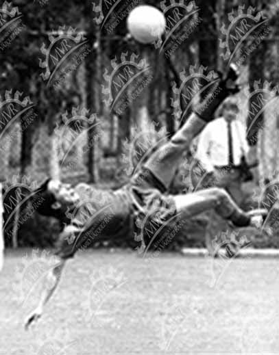 Manuel Negrete - jugada